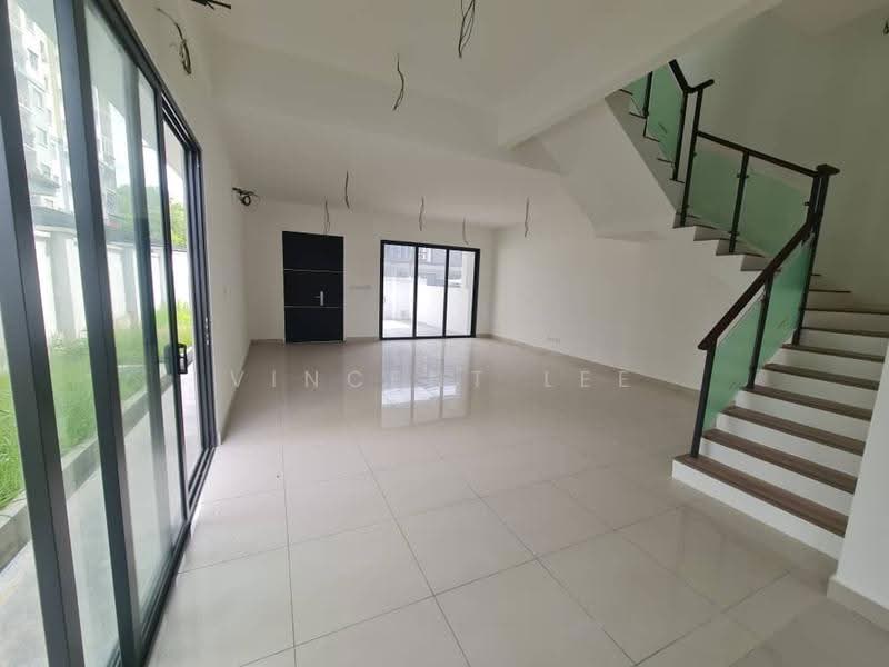 Rumah Teres 3-Tingkat untuk Dijual di Taman Puncak Jalil (Seri Kembangan) - Vincent Lee - Living Room - PropertyGuru.com.my