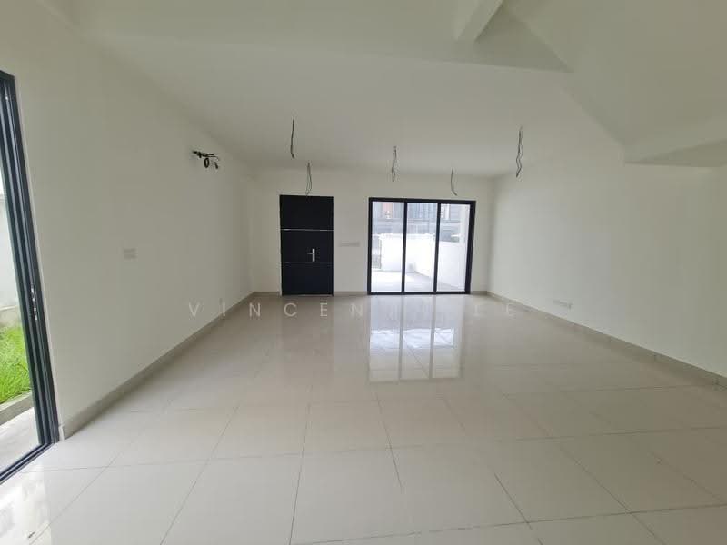 Rumah Teres 3-Tingkat untuk Dijual di Taman Puncak Jalil (Seri Kembangan) - Vincent Lee - Living Room - PropertyGuru.com.my
