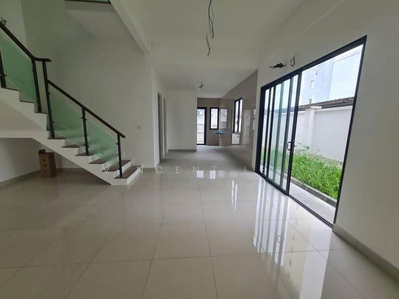 Rumah Teres 3-Tingkat untuk Dijual di Taman Puncak Jalil (Seri Kembangan) - Vincent Lee - Living Room - PropertyGuru.com.my