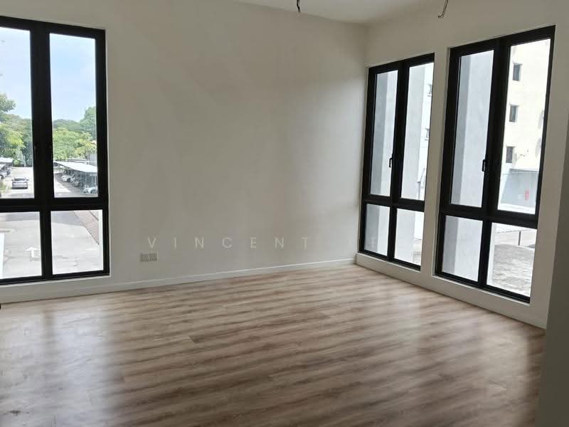 Rumah Teres 3-Tingkat untuk Dijual di Taman Puncak Jalil (Seri Kembangan) - Vincent Lee - Living Room - PropertyGuru.com.my