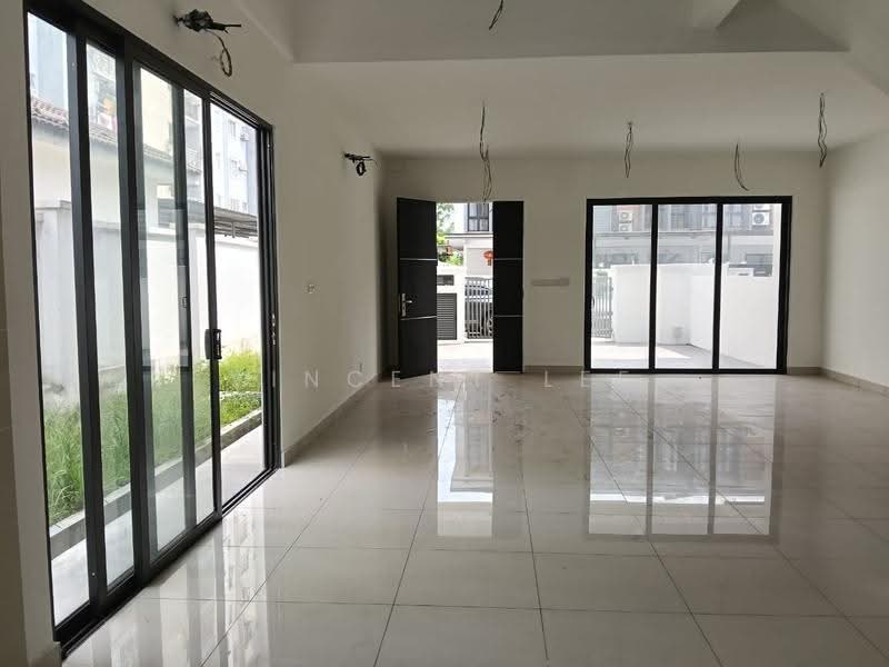 Rumah Teres 3-Tingkat untuk Dijual di Taman Puncak Jalil (Seri Kembangan) - Vincent Lee - Living Room - PropertyGuru.com.my