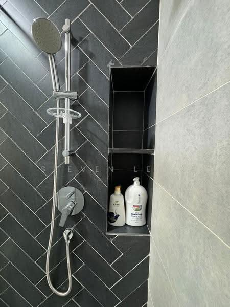 Kediaman Servis untuk Dijual di Sunway Velocity TWO - Steven Leaw - Master Bathroom - PropertyGuru.com.my