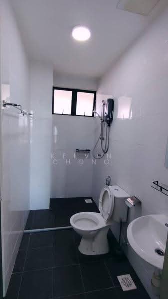 Pangsapuri untuk Disewa di Casa Kayangan - Kelvin Chong - Bathroom - PropertyGuru.com.my