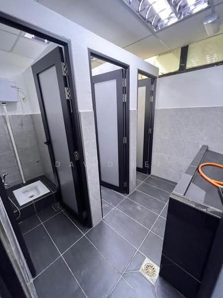 Kilang Terpisah untuk Dijual di Balakong (Selangor) - David Lee - Bathroom - PropertyGuru.com.my