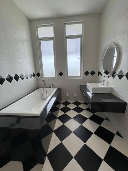 Rumah Teres 2-Tingkat untuk Dijual di Eco Majestic (Semenyih) - Kent Fong - Bathroom - PropertyGuru.com.my