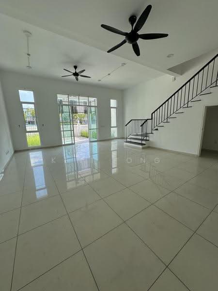 Rumah Teres 2-Tingkat untuk Dijual di Eco Majestic (Semenyih) - Kent Fong - Living Room - PropertyGuru.com.my