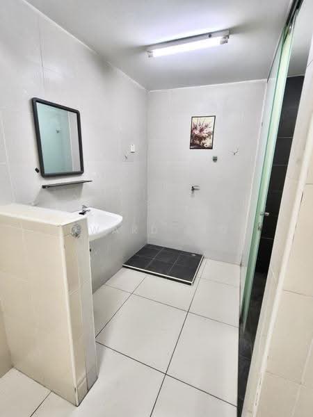 2-storey Terraced House for Sale in Taman Mount Austin (Tebrau) - Edward Siow - Bathroom - PropertyGuru.com.my