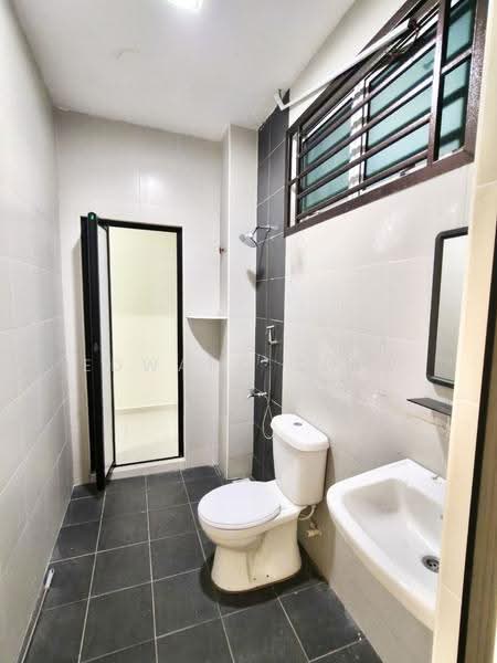 2-storey Terraced House for Sale in Taman Mount Austin (Tebrau) - Edward Siow - Bathroom - PropertyGuru.com.my