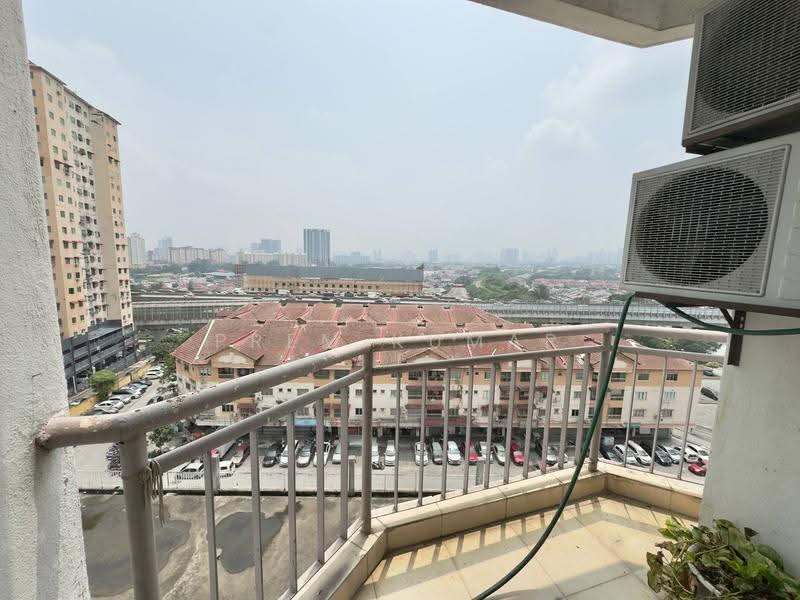 Kondominium untuk Dijual di Kepong Sentral Condominium - Prem Kumar - Balcony - PropertyGuru.com.my