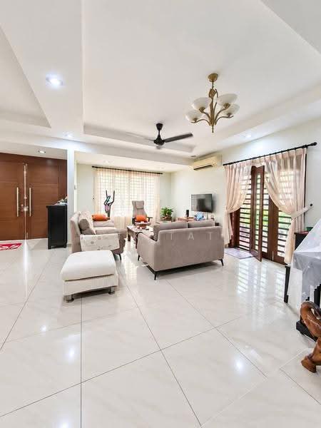 Rumah Berkembar untuk Dijual di Taman Pelangi (Johor Bahru) - Yik Tat - Living Room - PropertyGuru.com.my