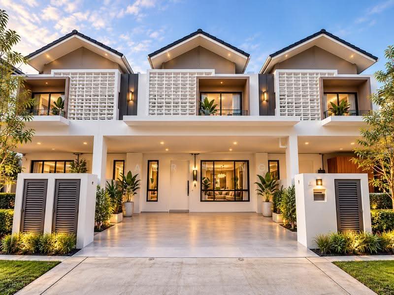 2.5-storey Terraced House for Sale in Bandar Enstek (Negeri Sembilan) - Darren Ng - Exterior - PropertyGuru.com.my