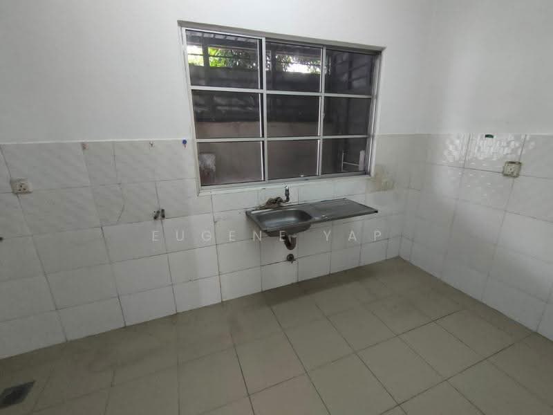 3-storey Terraced House for Rent in Denai Alam (Shah Alam) - Eugene Yap - Kitchen - PropertyGuru.com.my
