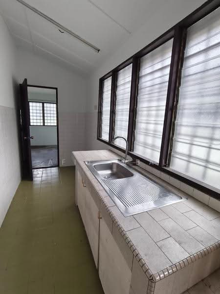Rumah Teres 1-Tingkat untuk Disewa di Kepong (Kuala Lumpur) - Afiq Iqbal - Kitchen - PropertyGuru.com.my