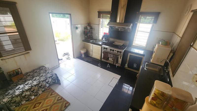 Semi-Detached House for Sale in Taman Aman Perdana (Kapar) - Putra Safari - Kitchen - PropertyGuru.com.my