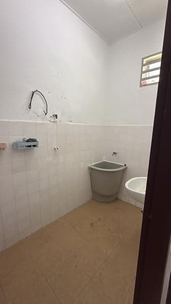 Rumah Banglo untuk Disewa di Taman Seraya Indah 3 (Kulim) - Mei Yee Lee - Bathroom - PropertyGuru.com.my