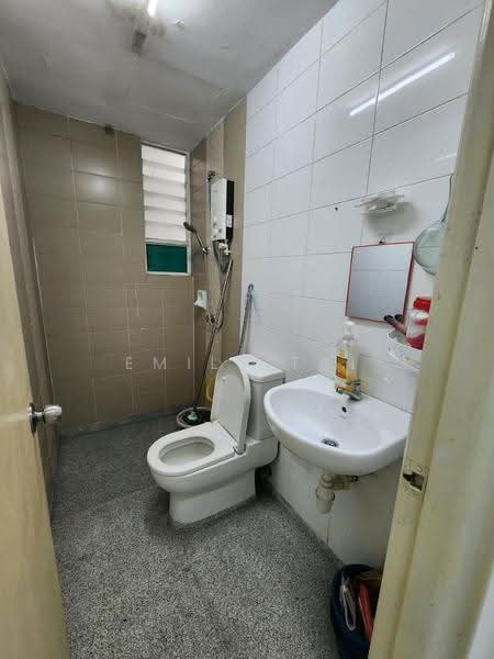 Condominium for Rent at The Zest @ Kinrara 9 - Emily Tai - Bathroom - PropertyGuru.com.my