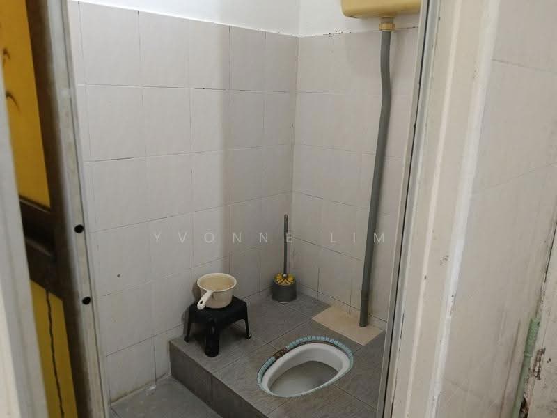2-storey Terraced House for Sale in Taman Scientex Pasir Gudang (Pasir Gudang) - Yvonne Lim - Bathroom - PropertyGuru.com.my