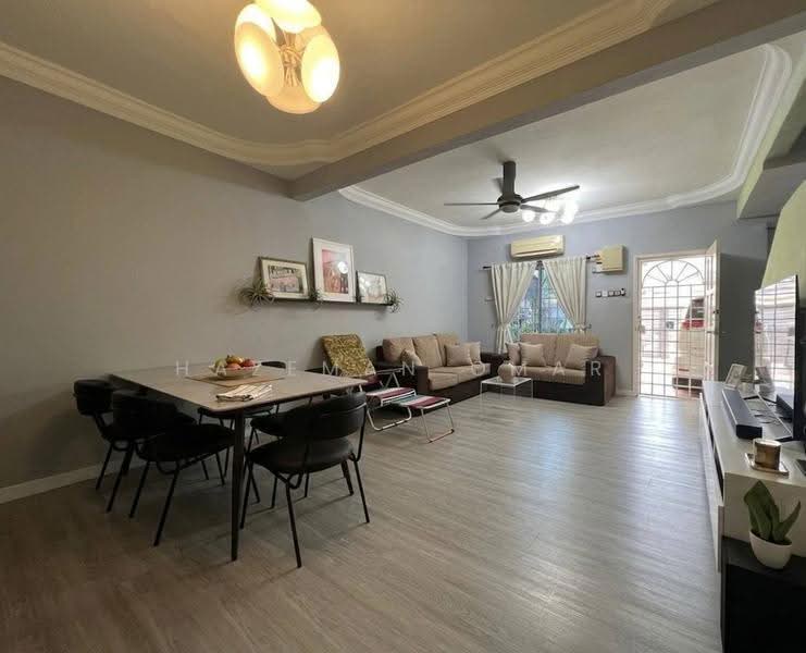 Rumah Teres 2-Tingkat untuk Dijual di Saujana Damansara (Damansara Damai) - Hazeman Omar - Living Room - PropertyGuru.com.my