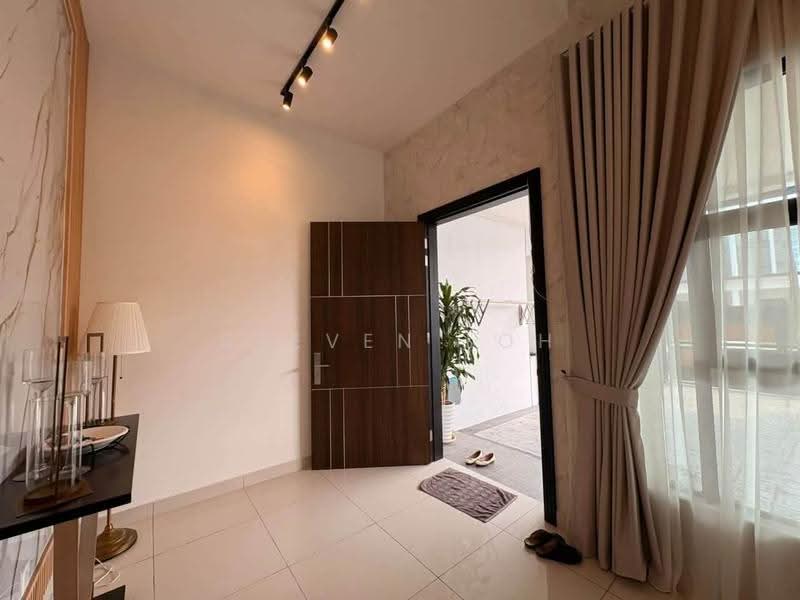 Cluster House for Sale in Johor Bahru (Johor) - Steven Loh - Entrance - PropertyGuru.com.my