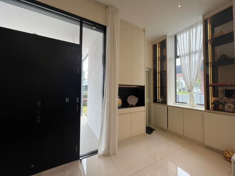 Bungalow House for Rent in Kota Kemuning (Shah Alam) - Kelvin Tan - Entrance - PropertyGuru.com.my