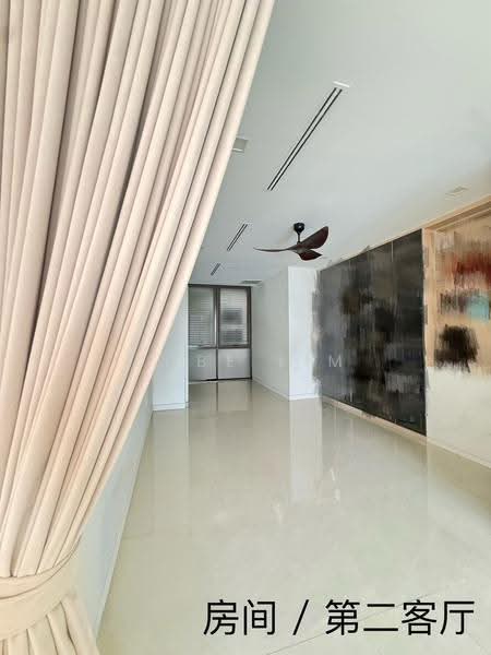 Kediaman Servis untuk Dijual di Suria Stonor - Kobe Lim - Living Room - PropertyGuru.com.my
