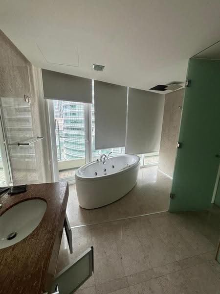 Service Residence for Rent at The Oval - Kelvin Tan - Bathroom - PropertyGuru.com.my