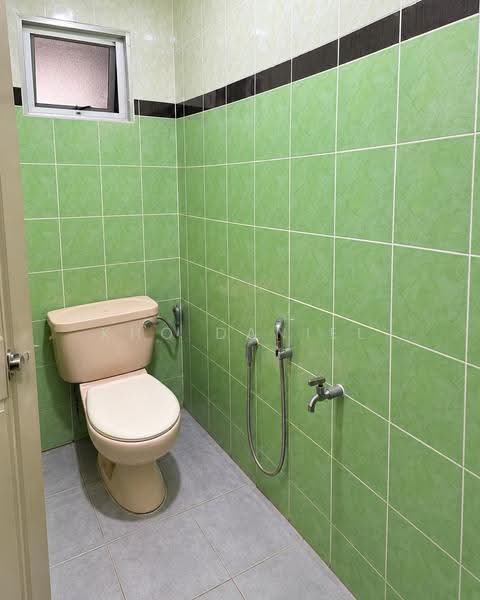 2-storey Terraced House for Sale in Taman Universiti Indah (Seri Kembangan) - Kho Daniel - Bathroom - PropertyGuru.com.my