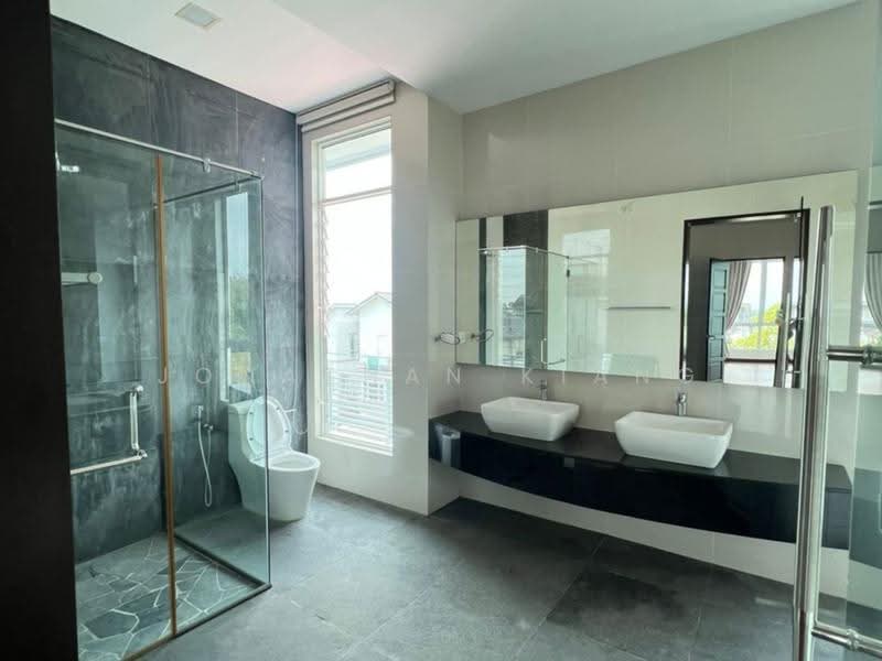 Rumah Banglo untuk Dijual di Subang Heights (Subang Jaya) - Jonathan Kiang - Bathroom - PropertyGuru.com.my