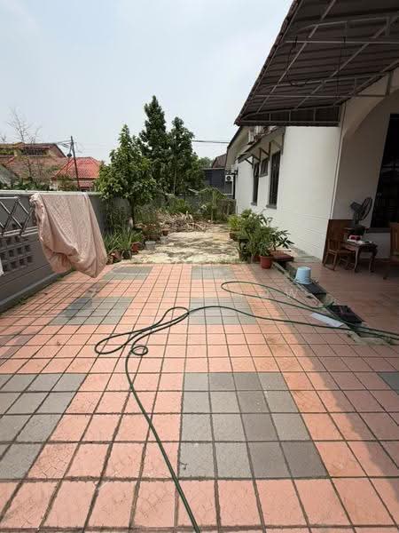 1-storey Terraced House for Sale in Taman Molek (Johor Bahru) - Zack Chow - PropertyGuru.com.my