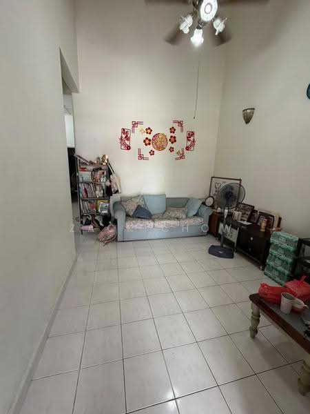 1-storey Terraced House for Sale in Taman Molek (Johor Bahru) - Zack Chow - Living Room - PropertyGuru.com.my