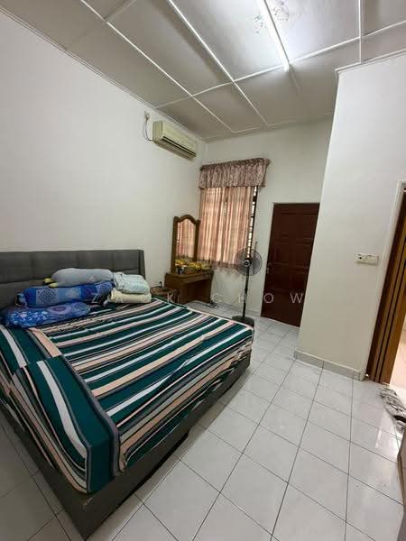 1-storey Terraced House for Sale in Taman Molek (Johor Bahru) - Zack Chow - Bedroom - PropertyGuru.com.my