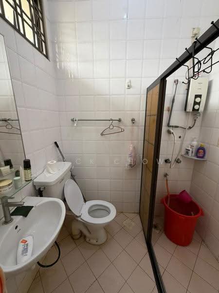 1-storey Terraced House for Sale in Taman Molek (Johor Bahru) - Zack Chow - Bathroom - PropertyGuru.com.my