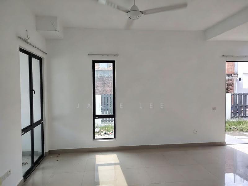 Rumah Teres 2.5-Tingkat untuk Dijual di Setia Alam (Selangor) - Janie Lee - Living Room - PropertyGuru.com.my