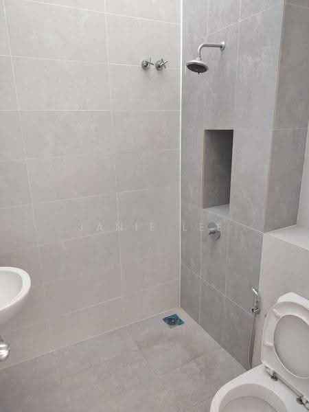 Rumah Teres 2.5-Tingkat untuk Dijual di Setia Alam (Selangor) - Janie Lee - Bathroom - PropertyGuru.com.my