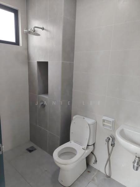 Rumah Teres 2.5-Tingkat untuk Dijual di Setia Alam (Selangor) - Janie Lee - Bathroom - PropertyGuru.com.my