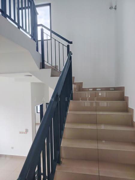 Rumah Teres 2.5-Tingkat untuk Dijual di Setia Alam (Selangor) - Janie Lee - Stairwell - PropertyGuru.com.my