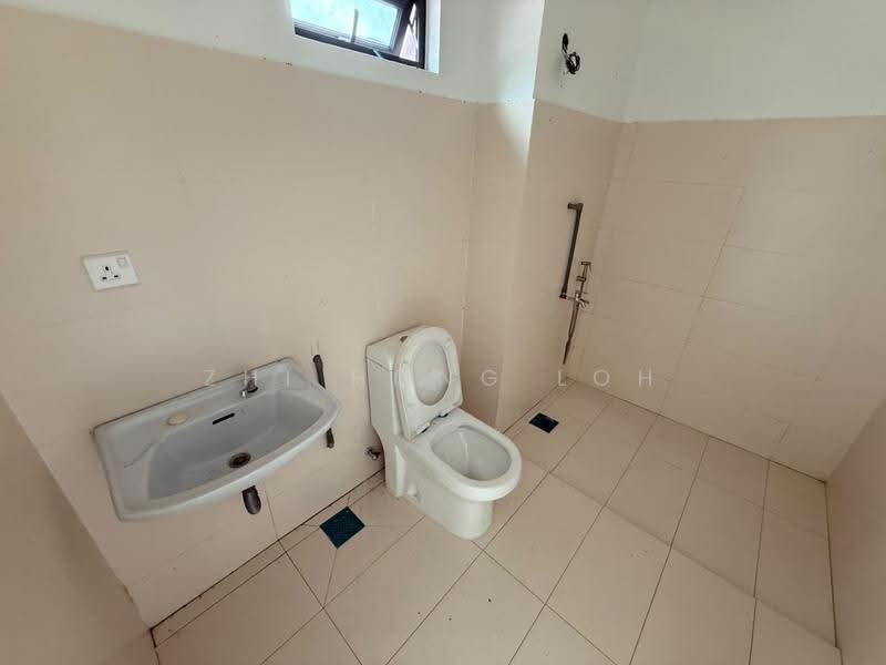 Semi-Detached House for Sale in Cheras (Kuala Lumpur) - Zhi Hong Loh - Bathroom - PropertyGuru.com.my