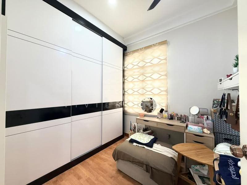 Pangsapuri untuk Dijual di The Platino Serviced Apartment - Vivien Keck - Bedroom - PropertyGuru.com.my