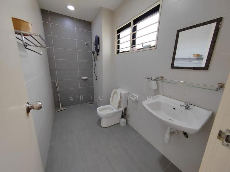 Rumah Teres untuk Dijual di Bandar Mahkota Cheras (Cheras) - Eric Liew - Bathroom - PropertyGuru.com.my