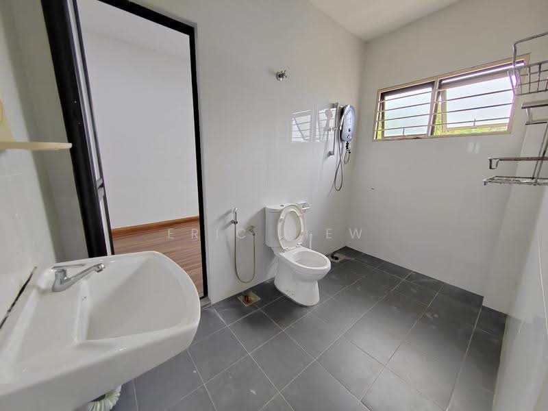 Rumah Teres untuk Dijual di Bandar Mahkota Cheras (Cheras) - Eric Liew - Bathroom - PropertyGuru.com.my