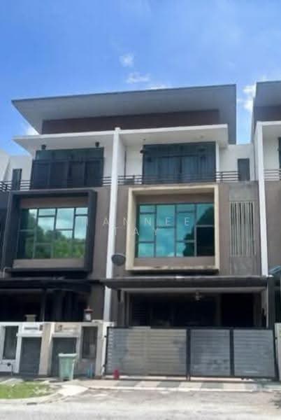 3-storey Terraced House for Sale in Taman Putra Prima (Puchong) - Hannee Tay - PropertyGuru.com.my