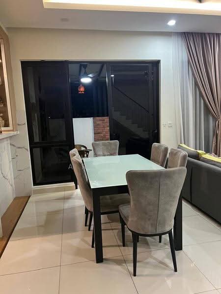 2-storey Terraced House for Rent in Shah Alam (Selangor) - Hilmi Ariffin - Dining Room - PropertyGuru.com.my