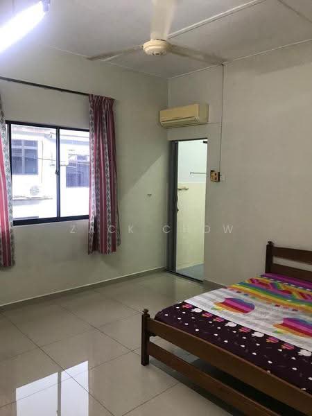 Rumah Teres 2-Tingkat untuk Dijual di Skudai (Johor) - Zack Chow - Bedroom - PropertyGuru.com.my