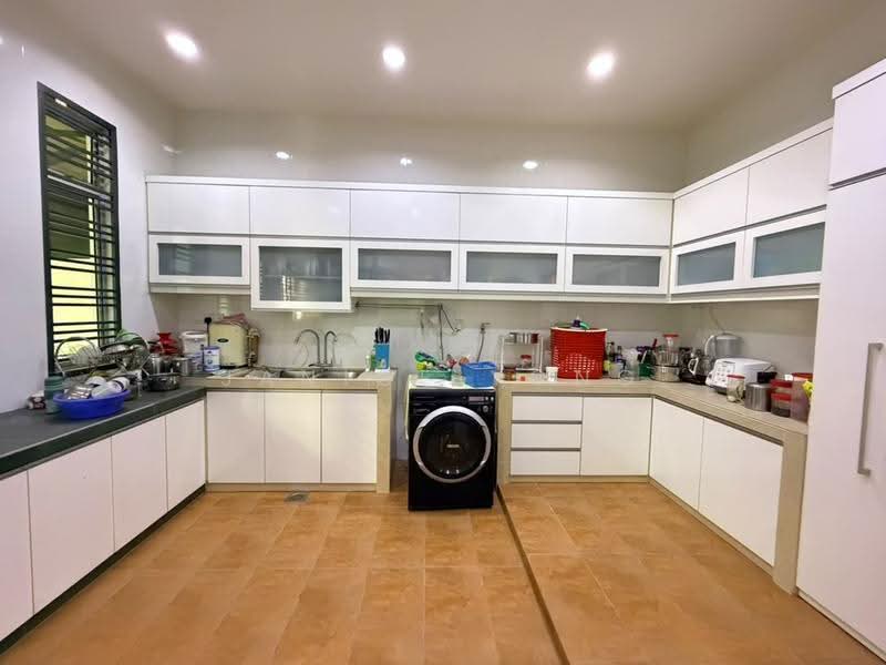 Semi-Detached House for Sale in Taman Gaya (Ulu Tiram) - Janice Yong - Kitchen - PropertyGuru.com.my