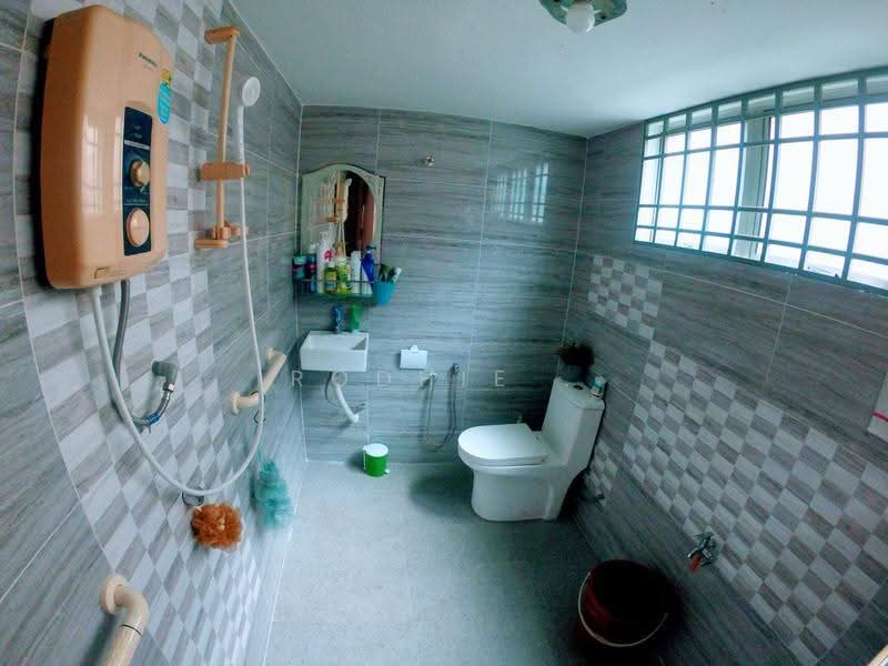 Rumah Teres 2-Tingkat untuk Dijual di Taman Sentosa Perdana (Klang) - Rodhie . - Bathroom - PropertyGuru.com.my
