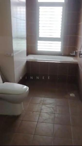 Condominium for Rent at 10 Island Resort - Xinnee . - Bathroom - PropertyGuru.com.my