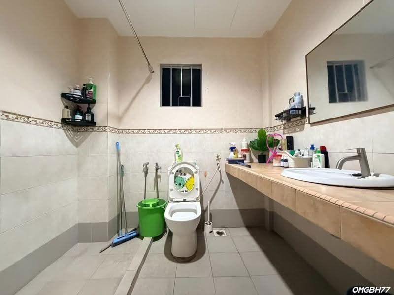 Pangsapuri untuk Dijual di Vista Bayu - Raymond Choo - Bathroom - PropertyGuru.com.my