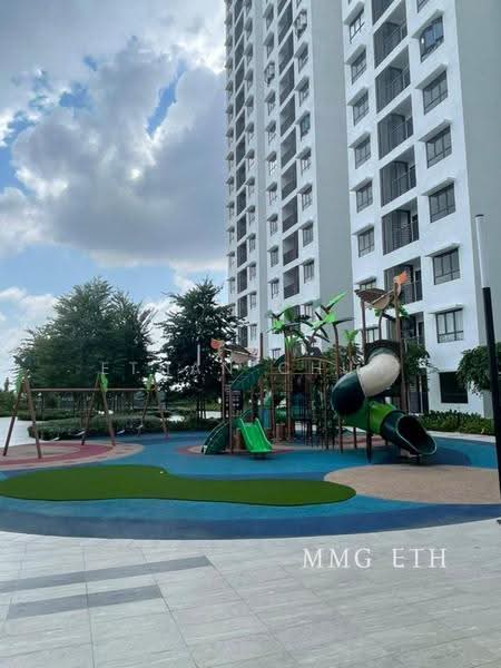 Kediaman Servis untuk Dijual di Berkeley Uptown - Ethan Chua - Exterior - PropertyGuru.com.my