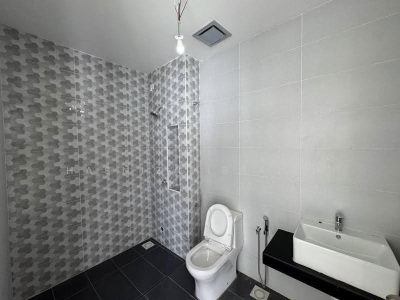 Rumah Teres 1-Tingkat untuk Disewa di Shah Alam (Selangor) - Hasniza Ibrahim - Bathroom - PropertyGuru.com.my