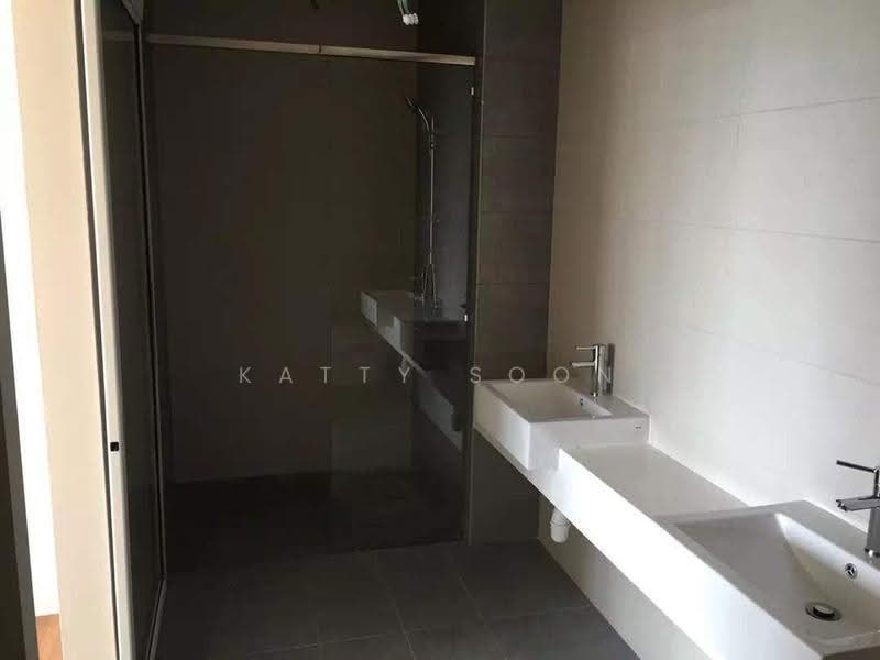 Kondominium untuk Dijual di Casa Green Condominium - Katty Soon - Bathroom - PropertyGuru.com.my